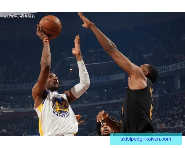 斯卡洛尼执教成功因素分析，战术适应性与球队凝聚力并重