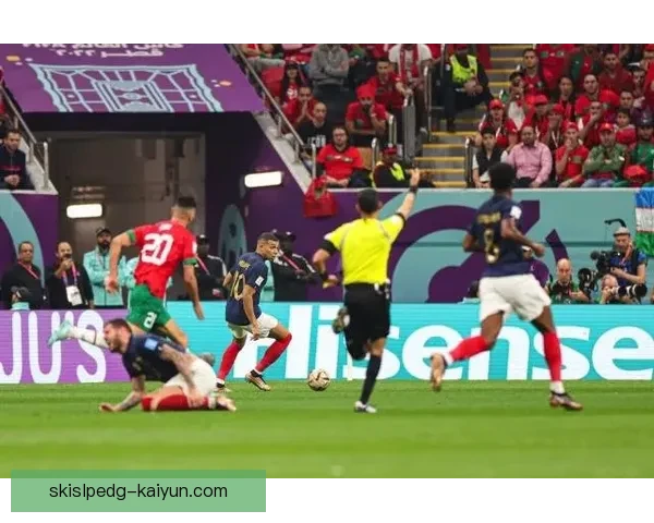 姆巴佩在2022世界杯中表现稳健，成为球队亚军的关键人物